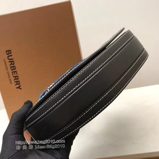 Burberry專櫃新款女包 巴寶莉時裝秀款肩背包 徽標圖案牛仔布腋下包  db1109